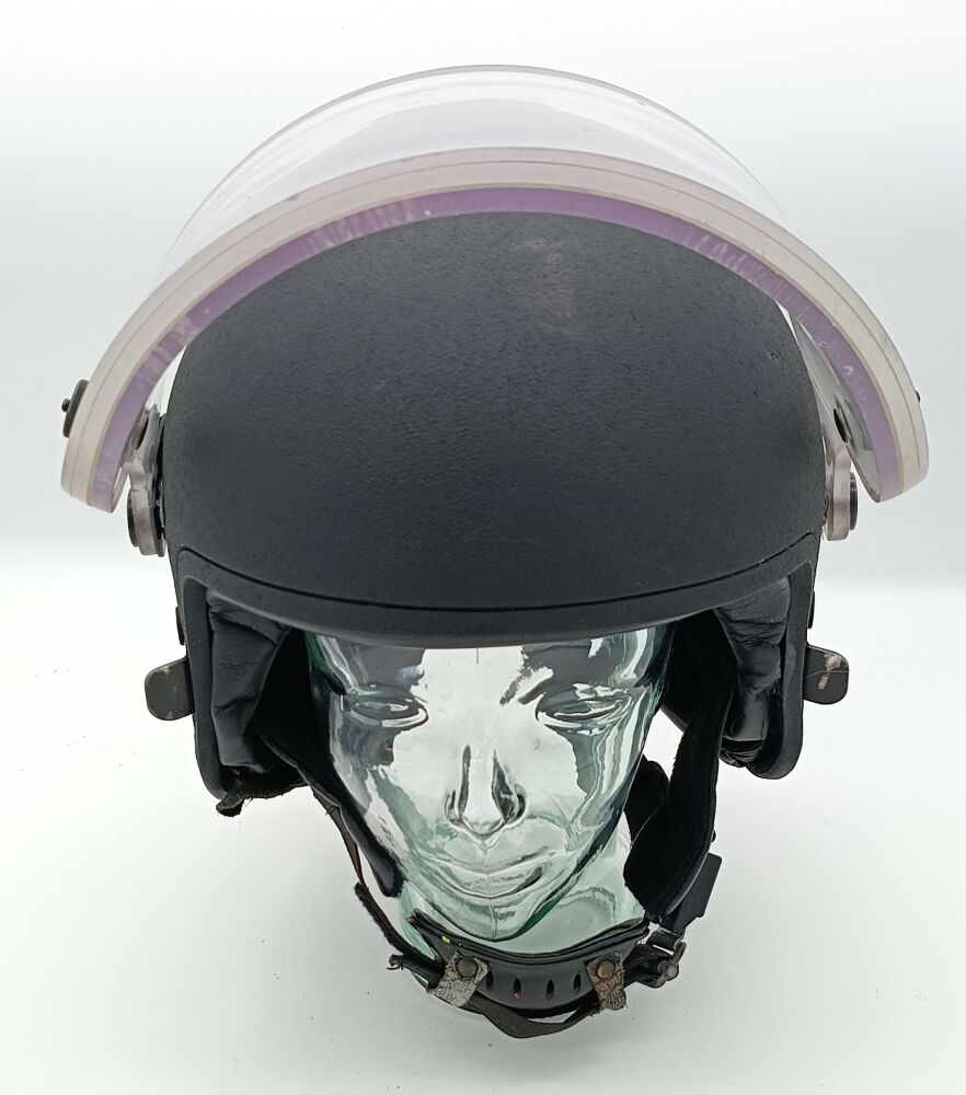 Schuberth P100 Polizeihelm aus Kevlar mit ballistischem Visier